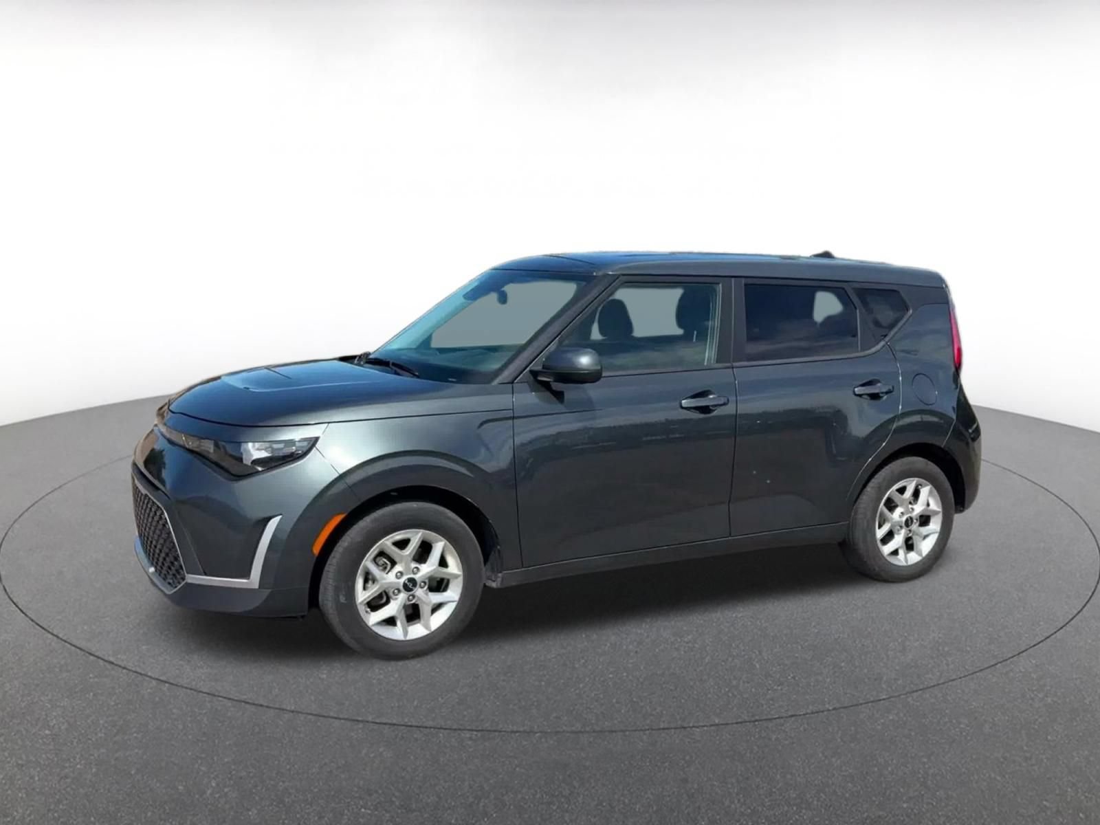 Used 2025 Kia Soul LX w/ LX Technology Package FWD image 7