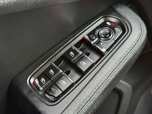 Used 2018 Porsche Macan Sport Edition image 39