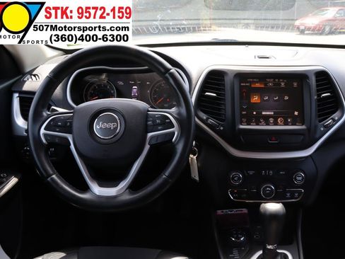 Used 2015 Jeep Cherokee Trailhawk AWD/4WD image 18