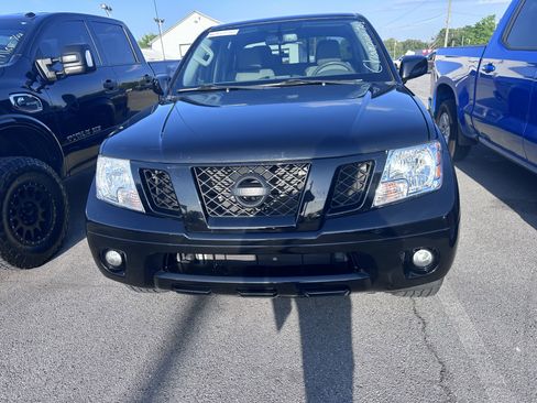 Used 2020 Nissan Frontier SV w/ Midnight Edition Floor Mats RWD image 4