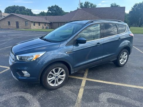 Used 2018 Ford Escape SE AWD/4WD image 2