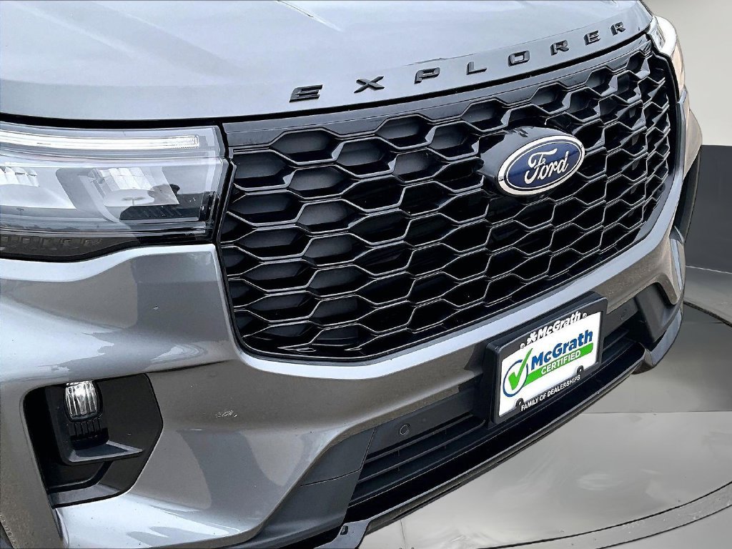 Used 2025 Ford Explorer ST-Line AWD/4WD image 30