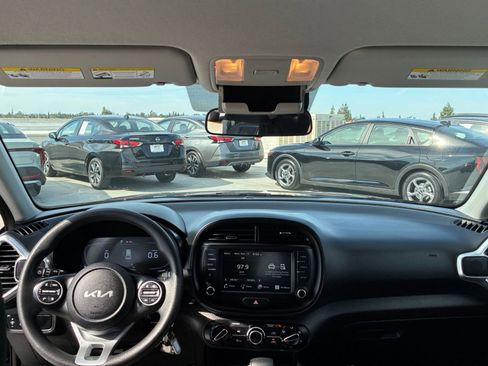 Used 2025 Kia Soul LX w/ LX Technology Package image 31