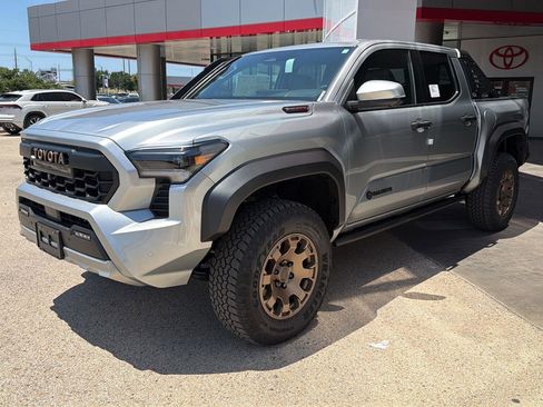 New 2026 Toyota Tacoma 4x4 Double Cab Hybrid image 3