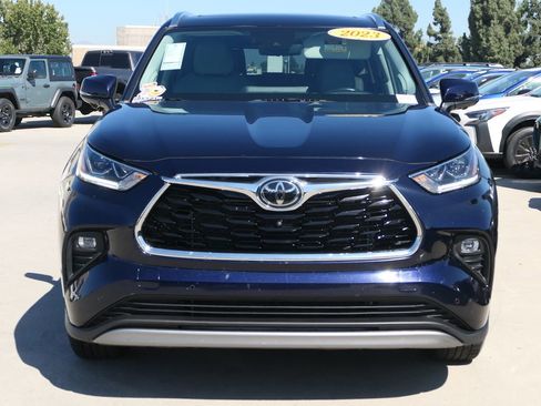 Used 2023 Toyota Highlander Platinum image 7