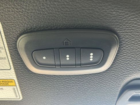 Used 2023 Jeep Gladiator Mojave w/ Cold Weather Group AWD/4WD image 18