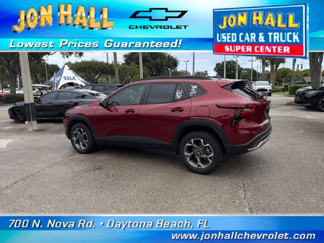 Used 2024 Chevrolet Trax LT w/ Driver Confidence Package FWD image 5