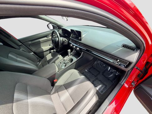 Certified 2025 Honda Civic Sport image 31