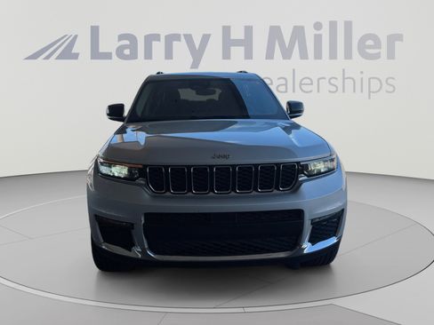 Used 2022 Jeep Grand Cherokee L Limited AWD/4WD image 8