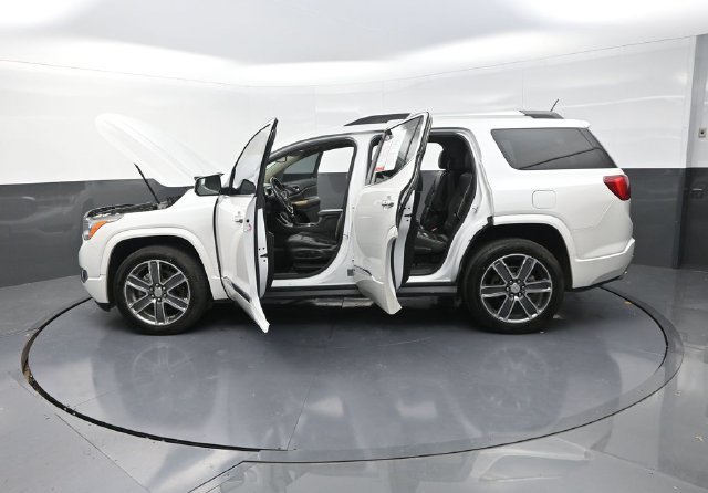 Used 2018 GMC Acadia Denali w/ Technology Package AWD/4WD image 41