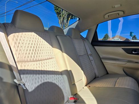 Used 2016 Nissan Altima 2.5 S w/ Power Driver Seat Package image 12