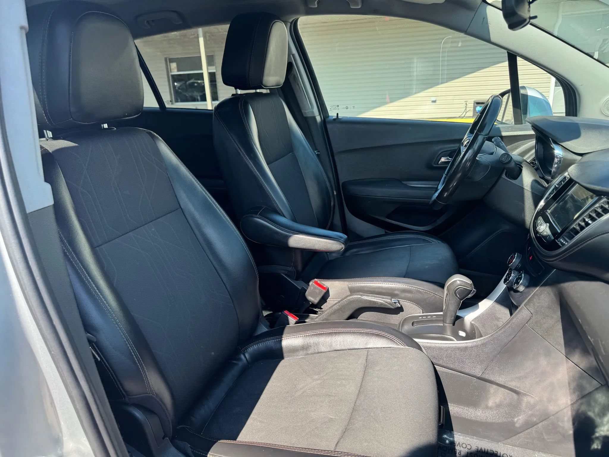 Used 2018 Chevrolet Trax LT w/ LT Convenience Package AWD/4WD image 20