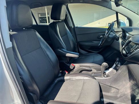 Used 2018 Chevrolet Trax LT w/ LT Convenience Package AWD/4WD image 20