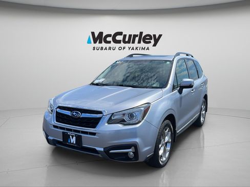 Used 2018 Subaru Forester 2.5i Touring AWD/4WD image 9