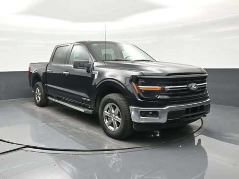 Used 2025 Ford F150 XLT w/ Equipment Group 301A Standard image 12