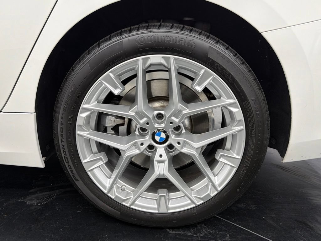 Used 2025 BMW 330i Sedan w/ Parking Assistance Package RWD image 16