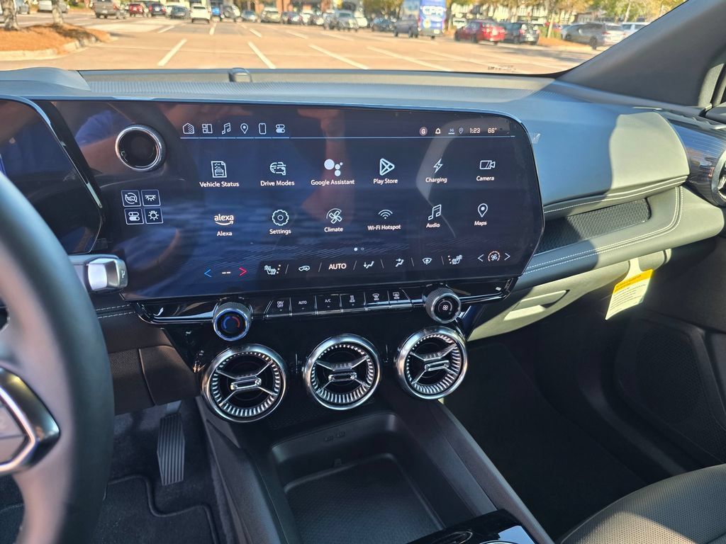 New 2025 Chevrolet Blazer EV LT AWD/4WD image 14