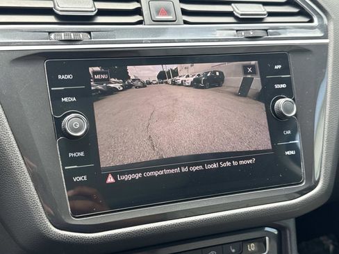 Used 2020 Volkswagen Tiguan SEL FWD image 23