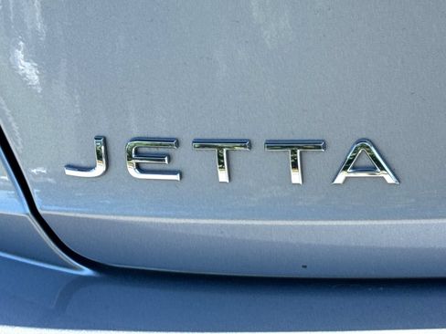 Certified 2023 Volkswagen Jetta SE w/ Panoramic Sunroof Package FWD image 39