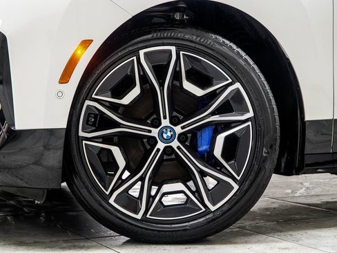 Used 2022 BMW iX xDrive50 w/ Sport Package image 6