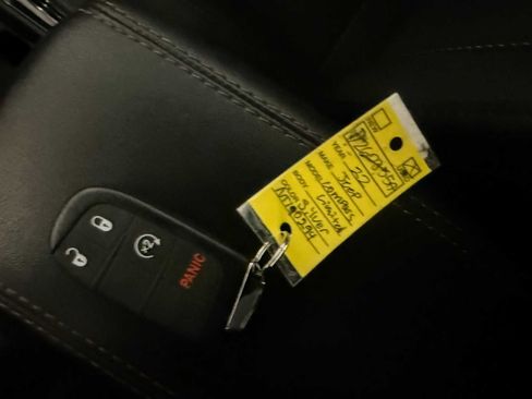 Certified 2022 Jeep Compass Limited image 37