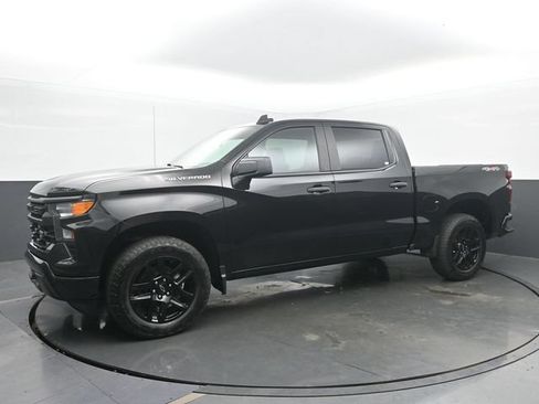 Used 2023 Chevrolet Silverado 1500 Custom AWD/4WD image 2