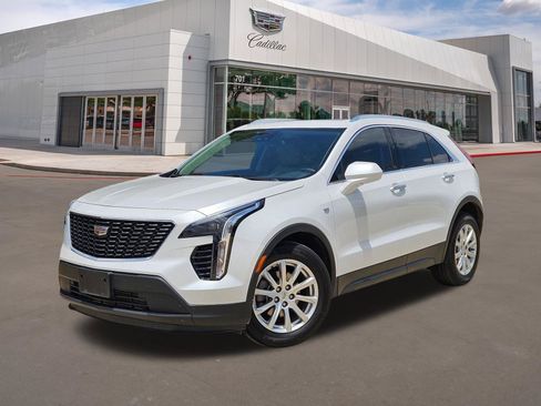 Used 2023 Cadillac XT4 Luxury w/ Cold Weather Package FWD image 1