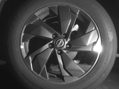 Used 2025 Nissan Rogue SV FWD image 14