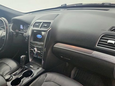 Used 2017 Ford Explorer Sport w/ Equipment Group 401A AWD/4WD image 31