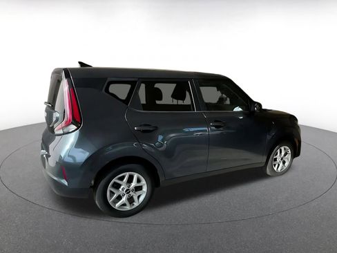 Used 2025 Kia Soul LX w/ LX Technology Package image 14