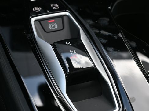 Used 2025 Audi A5 2.0T Premium Plus w/ Premium Plus AWD/4WD image 28