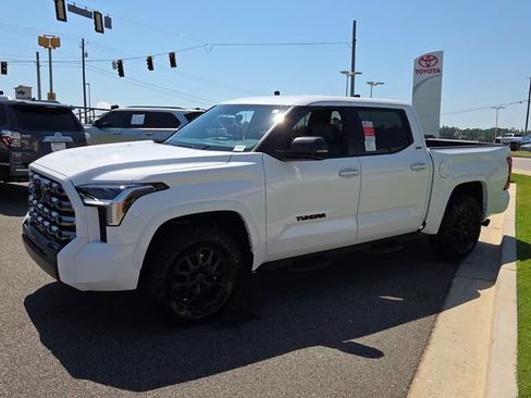 New 2026 Toyota Tundra SR5 AWD/4WD image 3