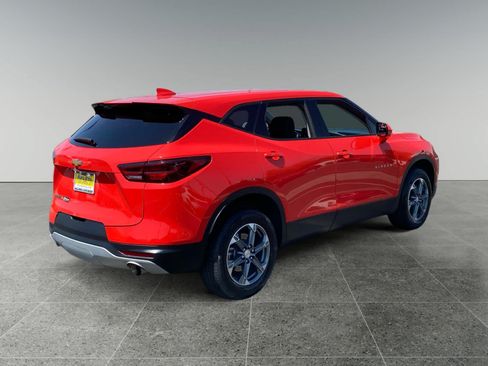 Used 2025 Chevrolet Blazer LT FWD image 5