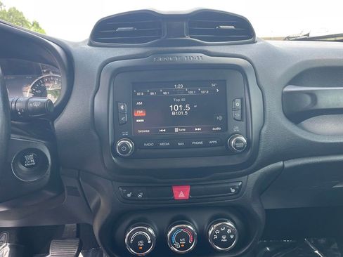 Used 2017 Jeep Renegade Trailhawk AWD/4WD image 24