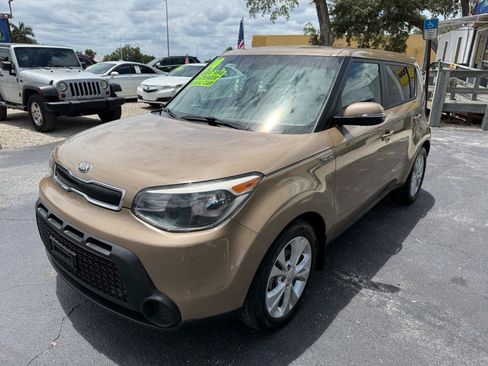 Used 2014 Kia Soul + w/ UVO w/Eservices Package FWD image 3