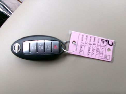 Used 2023 Nissan Armada SL w/ Captain's Chairs Package image 19