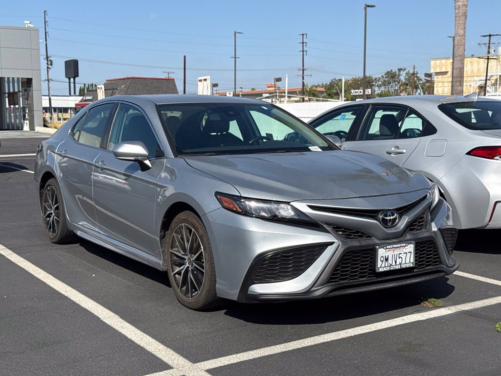 Certified 2024 Toyota Camry SE FWD image 1