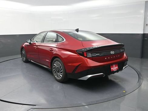 Used 2025 Hyundai Sonata Limited FWD image 6