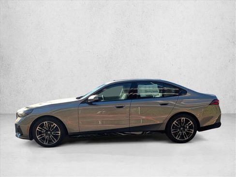 Used 2026 BMW 530i xDrive image 6