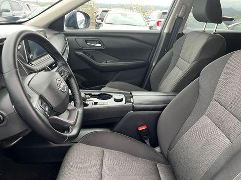 Used 2025 Nissan Rogue SV AWD/4WD image 28