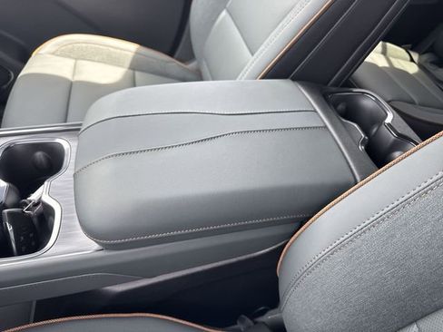 New 2026 GMC Acadia AT4 w/ Luxury Package AWD/4WD image 21
