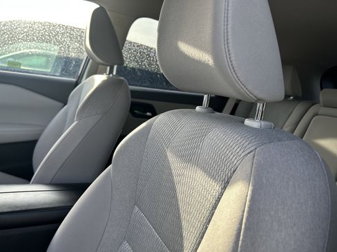 Used 2025 Nissan Rogue SV image 12