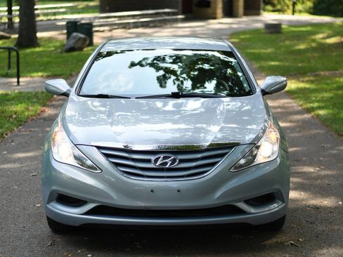 Used 2012 Hyundai Sonata GLS image 2