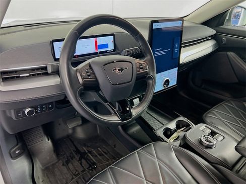 Used 2022 Ford Mustang Mach-E Select image 8