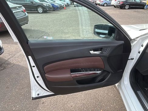 Used 2015 Acura TLX w/ Technology Package image 9