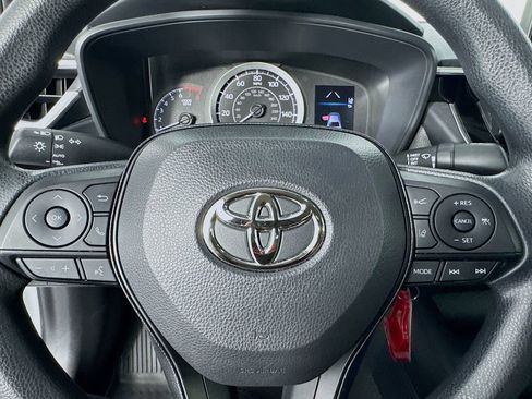 Used 2022 Toyota Corolla LE FWD image 16