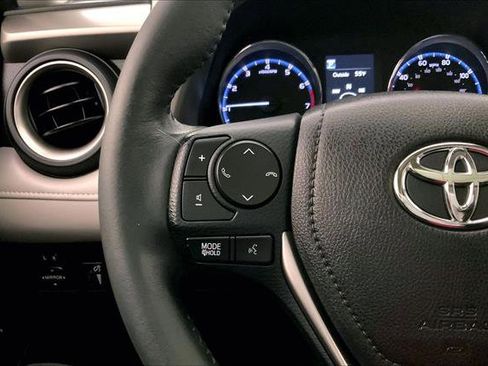 Used 2017 Toyota RAV4 Platinum image 18