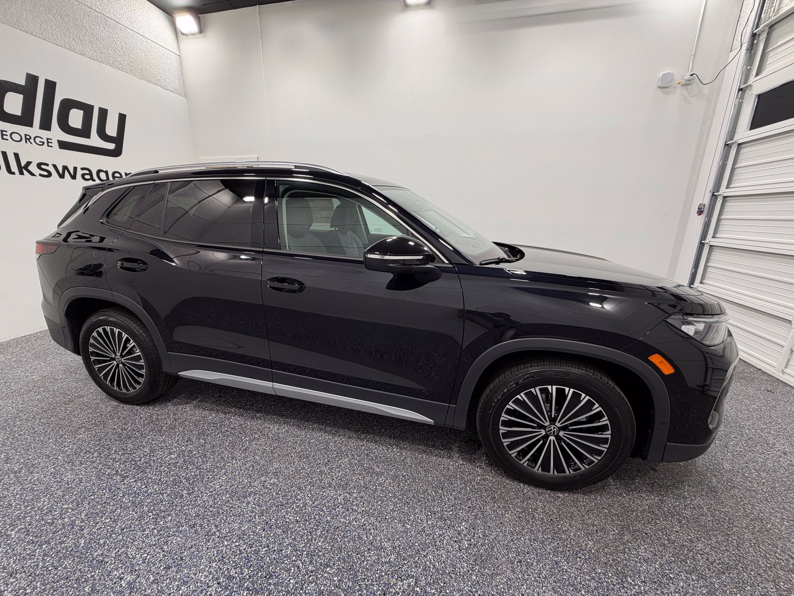 New 2026 Volkswagen Tiguan S FWD image 8