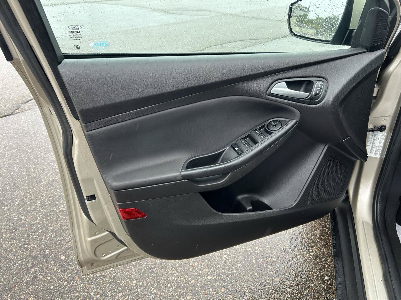 Used 2017 Ford Focus SE FWD image 14