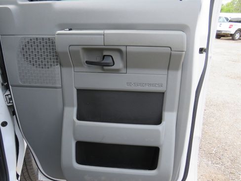 Used 2014 Ford E-150 and Econoline 150 w/ Commercial Cargo Van Package image 15